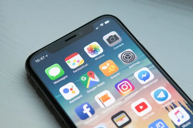 Mobile app prototypes on smartphone devices